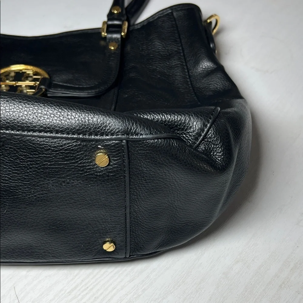 Tory Burch Black Leather Shoulder Bag with Gold Accents D10